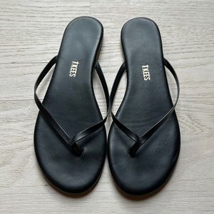 TKees black flip flops 38